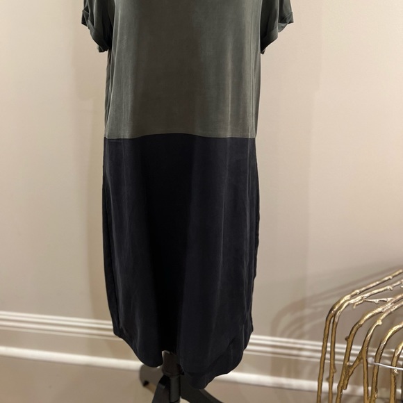 Dolan v-neck color blocked dress - Picture 2 of 7